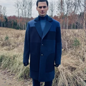 Tvarus mėlynų atspalvių vyriškas paltas, tvarus paltas, vyriškas paltas, mėlynų atspalvių paltas, modernus paltas